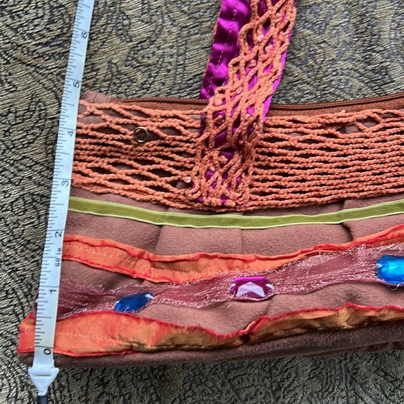 Handcrafted multi-textured purse - Picture 10 of 15